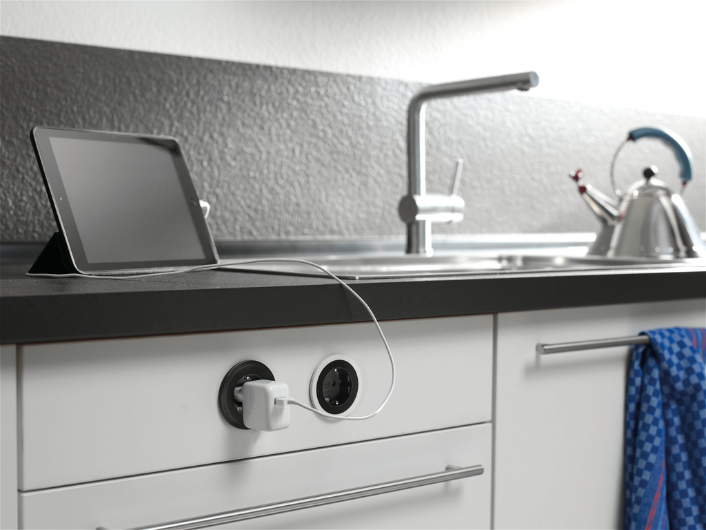 Naber Pix | 1-fach Einbau-Steckdose | Edelstahl (7053074)