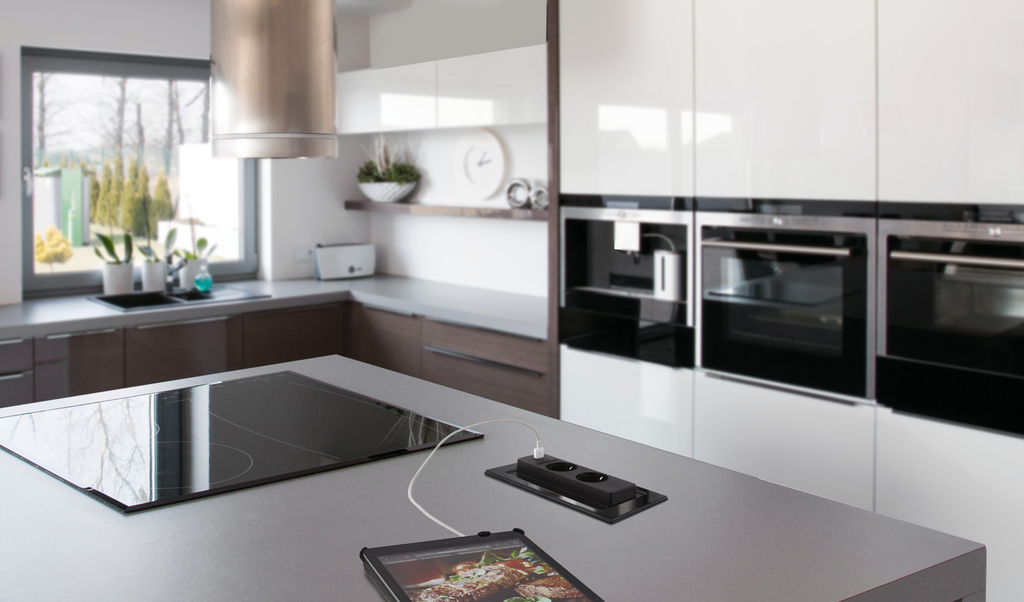 Naber Evoline BackFlip | 3-fach Einbau-Steckdose | Edelstahl | USB (8031164)